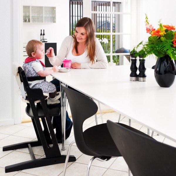 krzesełko BabyDan DanChair czarne z tacką DanTray