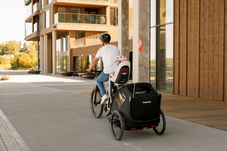 przyczepka rowerowa Hamax Outback Next dla dzieci z funkcją wózka spacerowego i amortyzacją