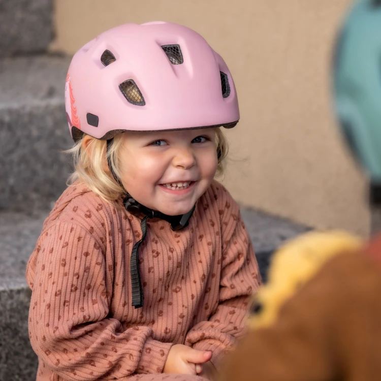 dziecięcy kask rowerowy Hamax Thundercap z regulacją i magnetycznym zapięciem