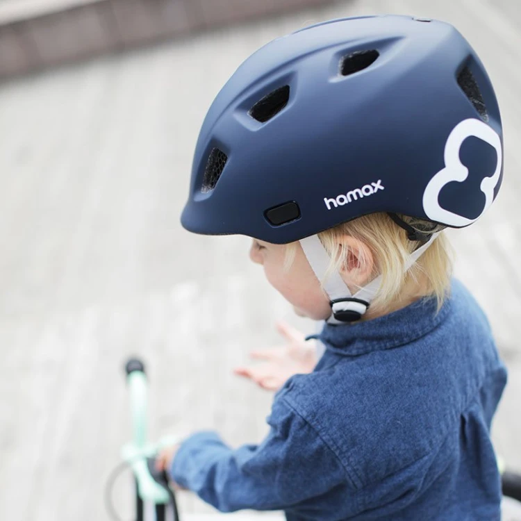 dziecięcy kask rowerowy Hamax Thundercap z regulacją i magnetycznym zapięciem