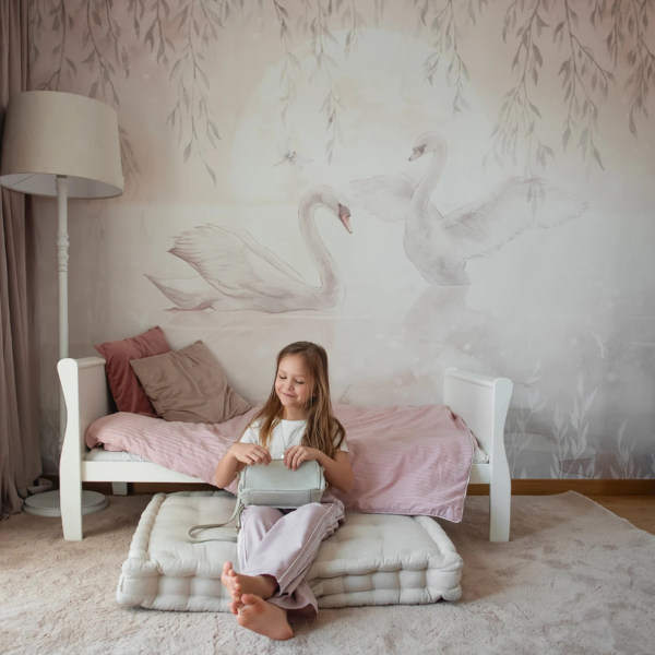 Tapeta z łabędziami w odcieniach beżu i szarości do pokoju dziecka AMORE MIO NIGHT neutral