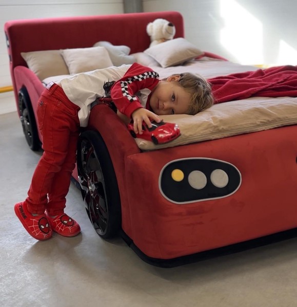 Tapicerowane łóżko dla dzieci Auto Racer w kształcie auta