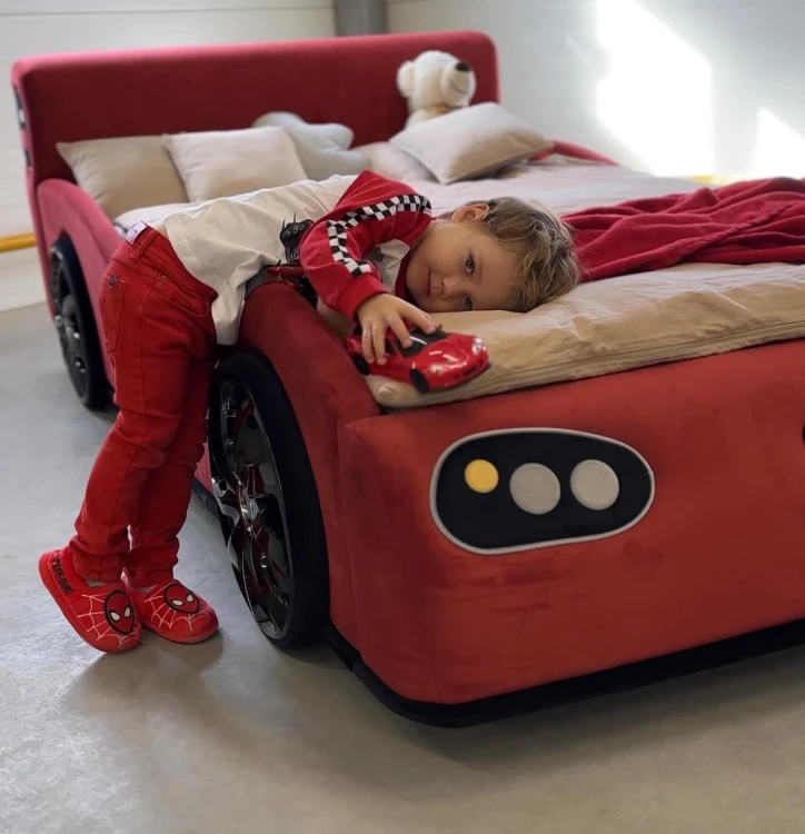 Tapicerowane łóżko dla dzieci Auto Racer w kształcie auta