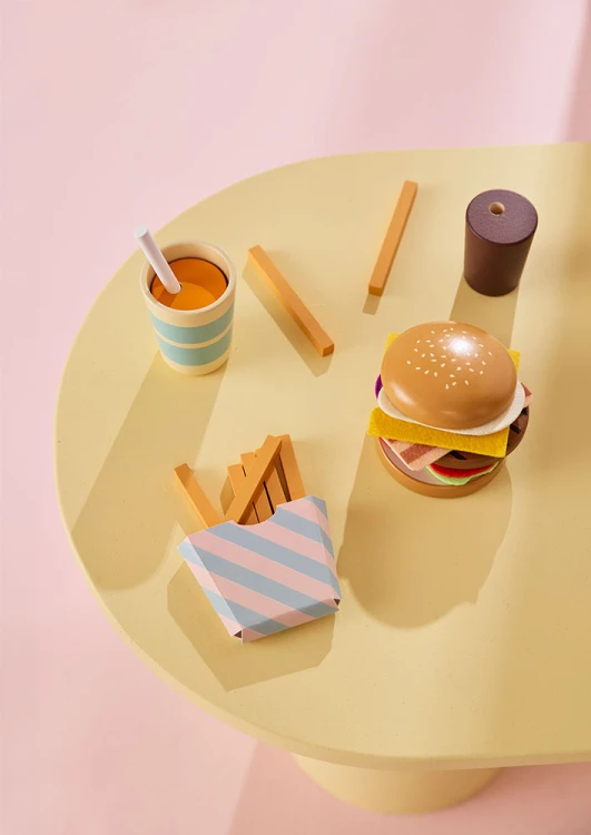 KID'S CONCEPT - drewniany zestaw do zabawy w retaurację „menu hamburgerowe”