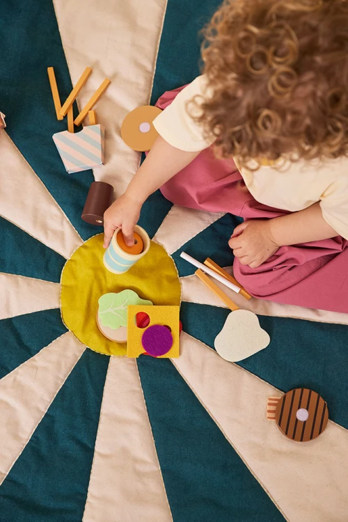 KID'S CONCEPT - drewniany zestaw do zabawy w retaurację „menu hamburgerowe”