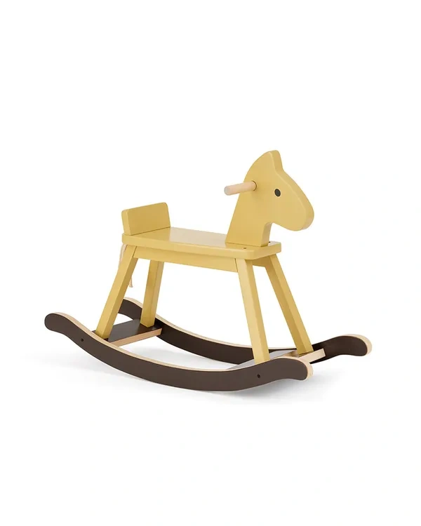 Kid's Concept żółty drewniany konik na biegunach – klasyczna zabawka w skandynawskim stylu