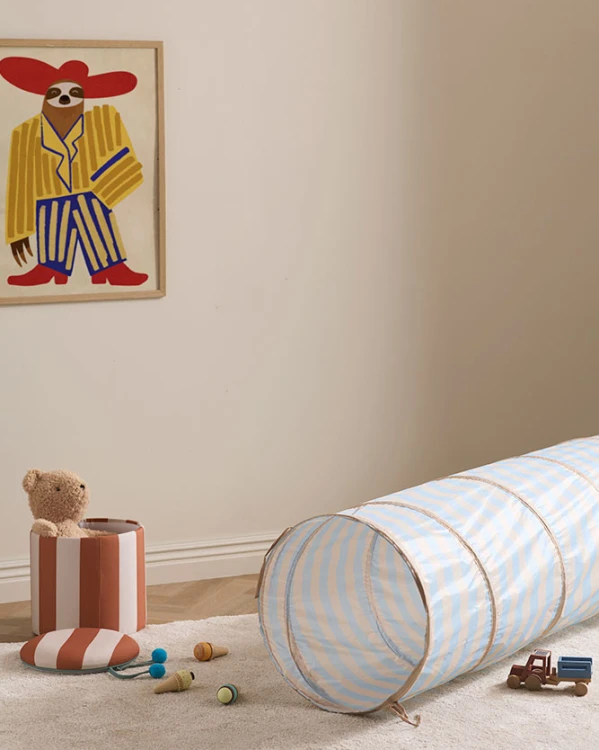 pol_pl_Kids-Concept-pufa-cylindryczna-ze-schowkiem-brazowy-36010_5.jpg
