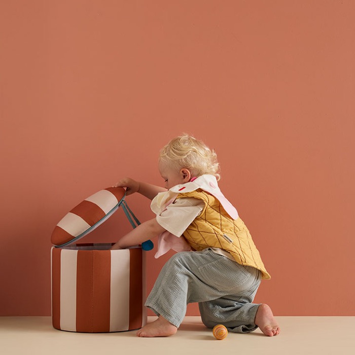 pol_pl_Kids-Concept-pufa-cylindryczna-ze-schowkiem-brazowy-36010_7.jpg