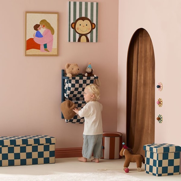 pol_pl_Kids-Concept-Pufa-ze-schowkiem-w-szachownice-80-cm-check-teal-36004_4.jpg