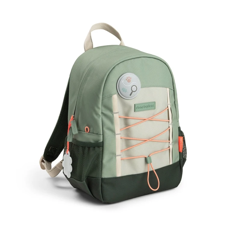 Done by Deer Junior Tiny Trails Green 13L – zielony plecak dla dziecka do przedszkola i na wycieczki z regulowanymi szelkami i elementami odblaskowymi.