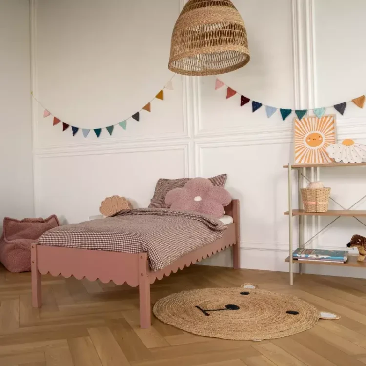 Drewniane łóżko dziecięce SOFIA NB w stylu Montessori
