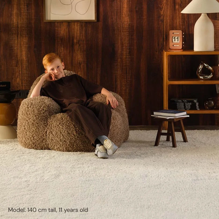 Komplet foteli Truffle MOMO Chair w eleganckim wnętrzu
