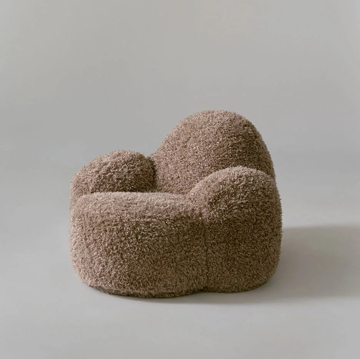 Przytulny fotel dla nastolatka Truffle MOMO Chair z miękkim obiciem