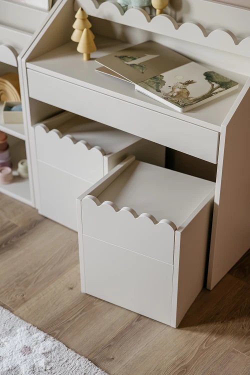 pol_pl_Zestaw-dzieciecy-Book-Nook-latte-biurko-Montessori-z-dwoma-krzeselkami-1174_11.jpg