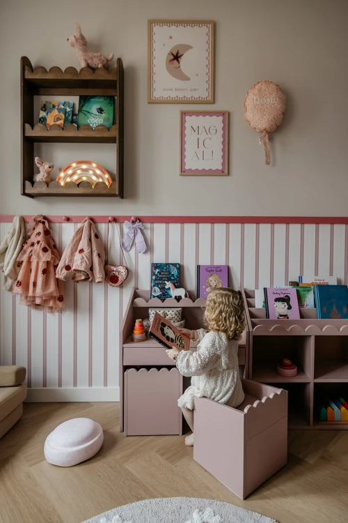 pol_pl_Zestaw-dzieciecy-Book-Nook-vintage-rose-biurko-Montessori-z-dwoma-krzeselkami-1206_8.jpg