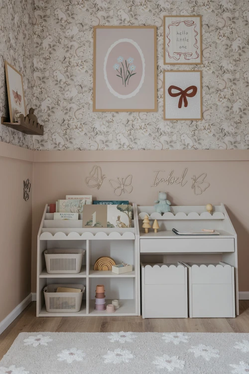 pol_pl_Zestaw-dzieciecy-Book-Nook-latte-biurko-Montessori-z-dwoma-krzeselkami-1174_15 (1).jpg