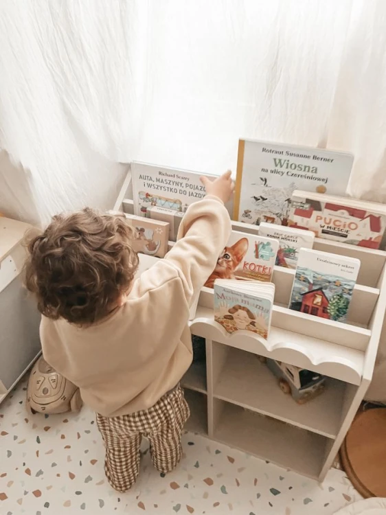 pol_pl_Regal-Montessori-Book-Nook-snow-regal-dzieciecy-na-ksiazki-i-zabawki-1028_4.jpg