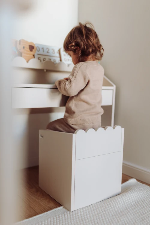 pol_pl_Biurko-Montessori-Book-Nook-latte-kompaktowe-biurko-dla-dzieci-1166_15.jpg
