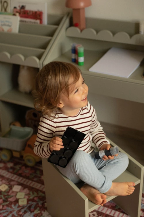 pol_pl_Biurko-Montessori-Book-Nook-sage-kompaktowe-biurko-dla-dzieci-1168_14.jpg