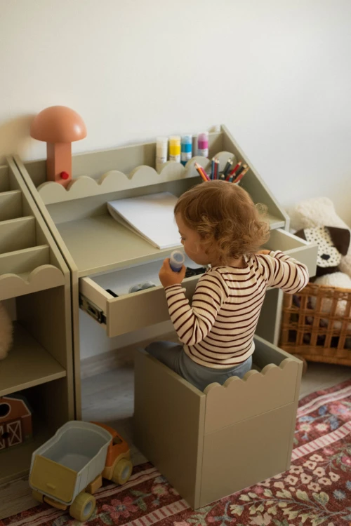 pol_pl_Biurko-Montessori-Book-Nook-sage-kompaktowe-biurko-dla-dzieci-1168_11.jpg