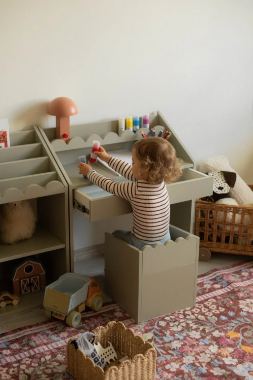 pol_pl_Biurko-Montessori-Book-Nook-sage-kompaktowe-biurko-dla-dzieci-1168_10.jpg