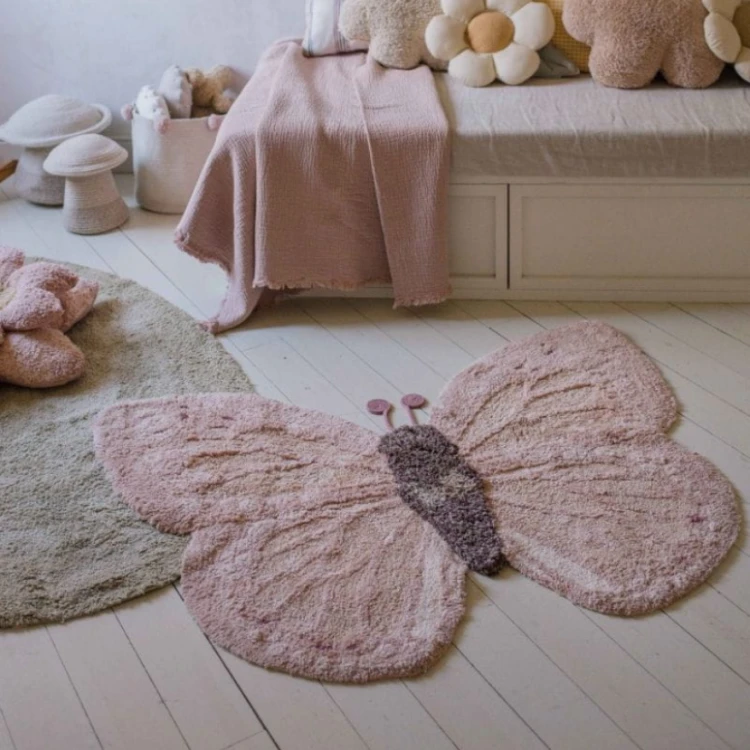 DYWAN DLA DZIEWCZYNKI MOTYL 120 x 90cm - LORENA CANALS