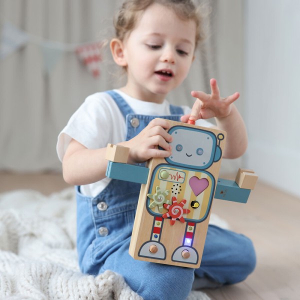 Drewniany robot interaktywny Gigglebot Micki z przyciskami światłem i dźwiękiem