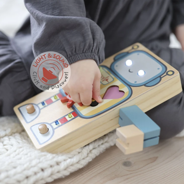 Drewniany robot interaktywny Gigglebot Micki z przyciskami światłem i dźwiękiem