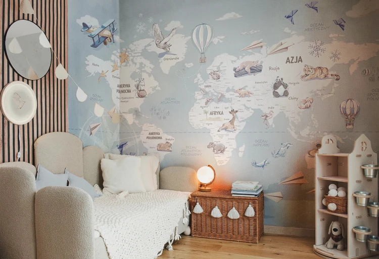WANDERLUST – BLUE - tapeta mapa świata z samolotami i balonami
