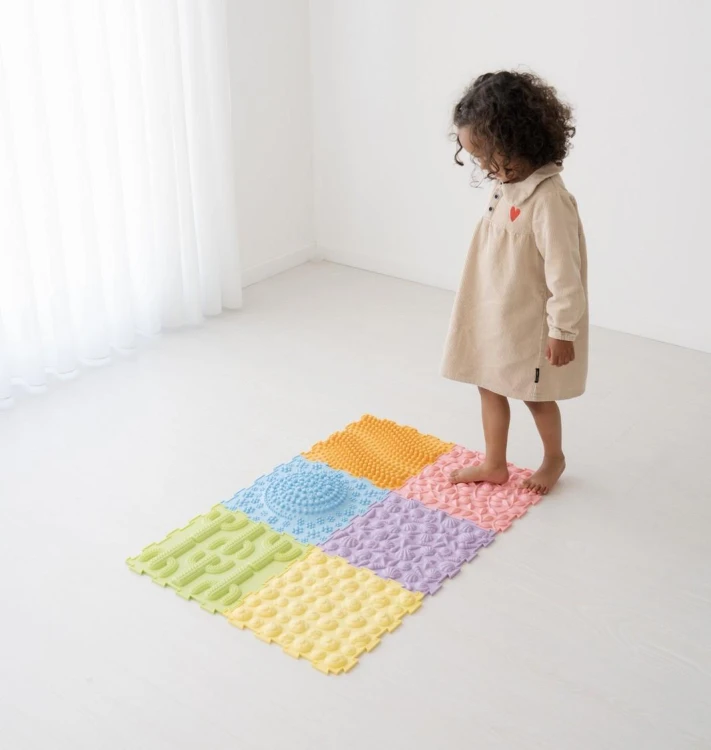 Sense2Play Ścieżka sensoryczna Pastel zestaw 6 mat sensorycznych 30 × 30 cm o różnych fakturach