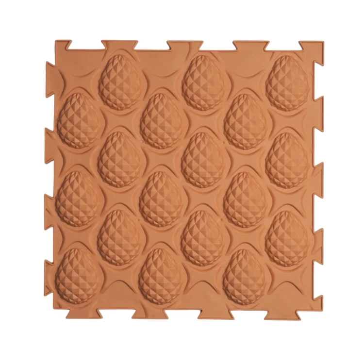 Sense2Play Ścieżka sensoryczna Nature zestaw 6 mat 30 × 30 cm o różnych fakturach w kolorach ziemi