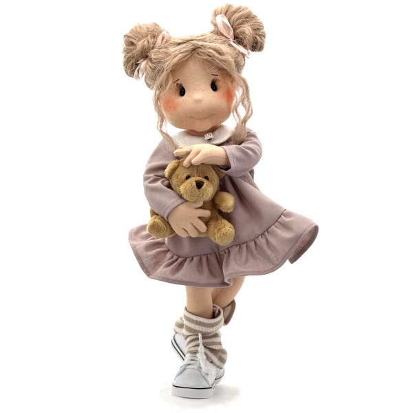 Lalka Becia Lullu Dolls 38 cm z naturalnymi włosami alpaki i Misiem Zdzisiem – wariant kolekcjonerski F.A.B.