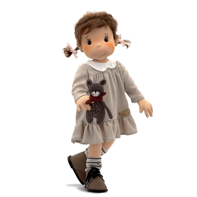 Lalka Brinka Lullu Dolls 38 cm z naturalnymi włosami moherowymi i maskotką Misiem – wariant kolekcjonerski F.A.B.
