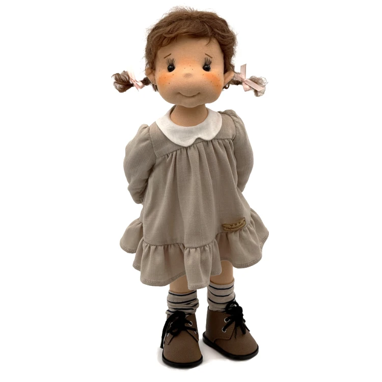 Lalka Brinka Lullu Dolls 38 cm z naturalnymi włosami moherowymi i maskotką Misiem – wariant kolekcjonerski F.A.B.
