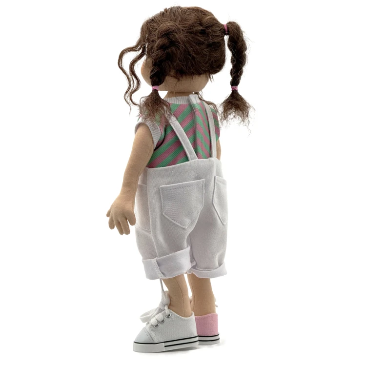 Lalka Lullu Dolls 38 cm z dużymi oczami, owalną twarzą, naturalnymi włosami alpaki i pluszową Pandą – wersja F.A.B.