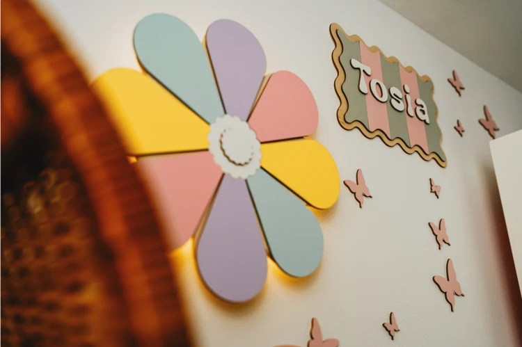Kwiatek pastelowy lampka nocna do pokoju dziecięcego