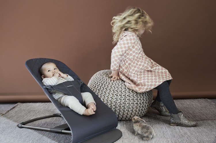 pol_pl_BABYBJORN-lezaczek-BLISS-Granatowy-3164_2.jpg