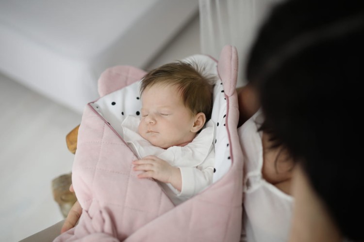 Rożek niemowlęcy Royal Baby Pink z weluru z uszami