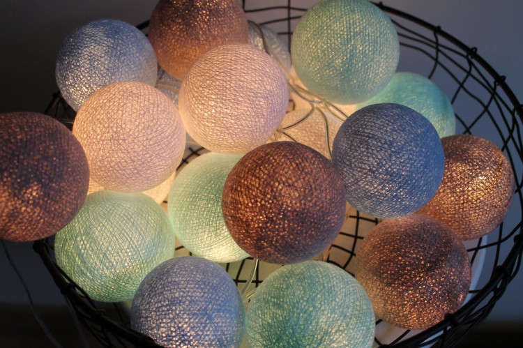 lampki-kule-cotton-balls.jpg