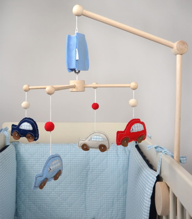 Drewniana karuzela Auto z obrotową pozytywką i filcowymi samochodzikami