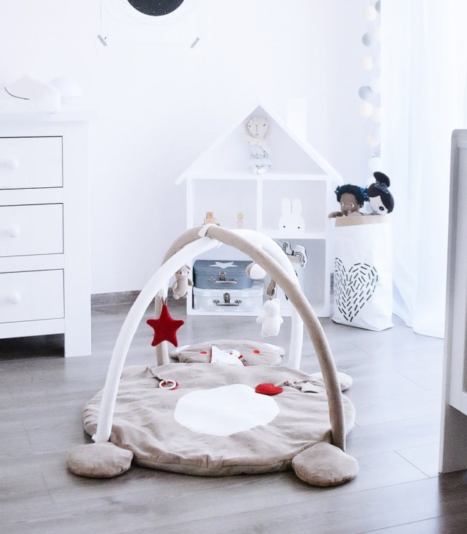 Mata edukacyjna My Teddy w kształcie misia – dywanik do zabawy dla niemowląt