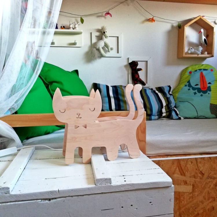 drewniana-lampka-dziecieca-kotek.jpg