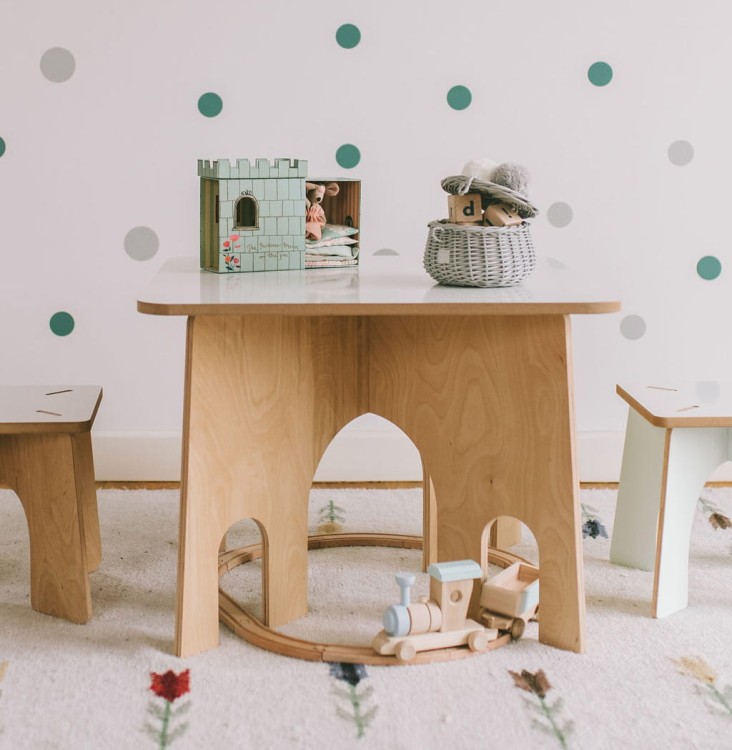 drewniany-stolik-dla-dzieci-rondo.jpg