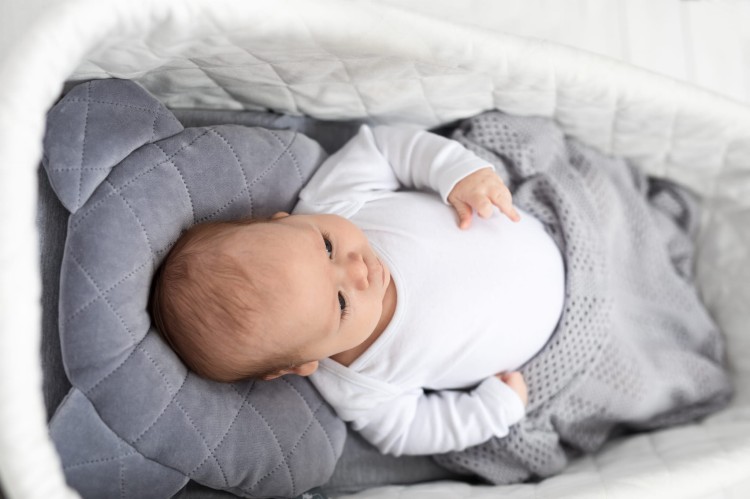 Szara poduszka antyspłaszczająca Royal Baby w kształcie misia