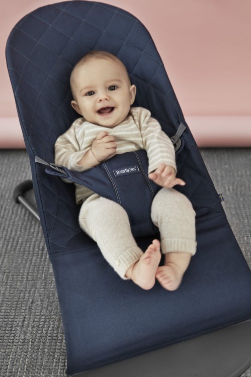 pol_pl_BABYBJORN-lezaczek-BLISS-Granatowy-3164_1.jpg