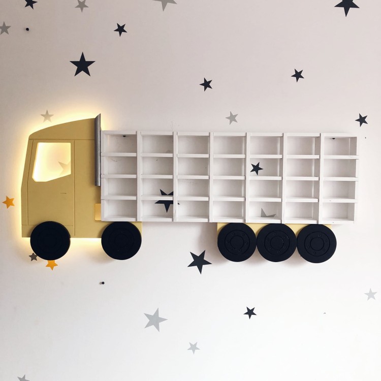 Drewniana półka Hot Wheels TIR – widok z przodu