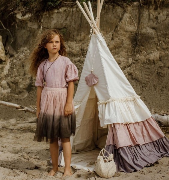 namiot-tipi-dla-dzieci-pudrowe-falbany.jpg