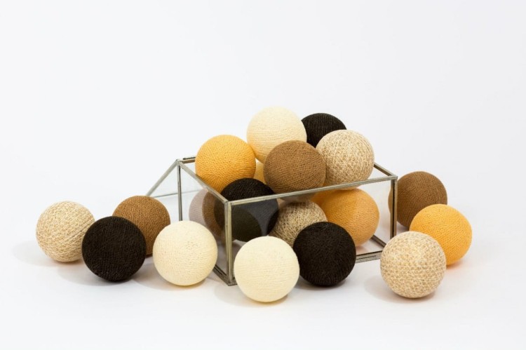 lampki-kule-cotton-balls.jpg