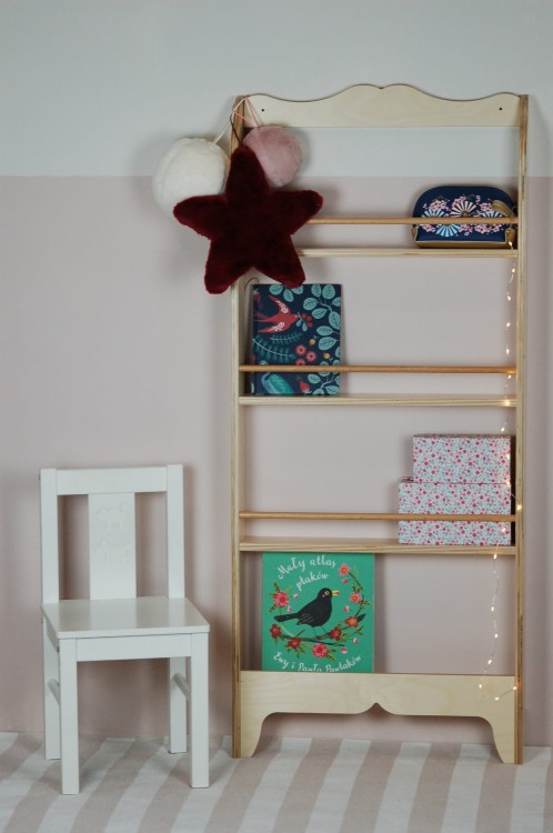 drewniana-biblioteczka-dla-dzieci.jpg