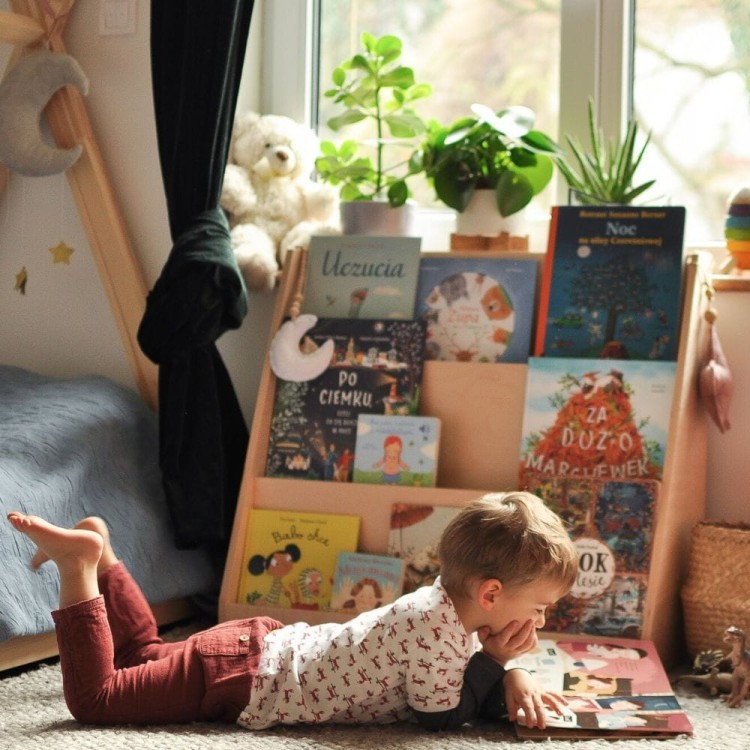 drewniany-regal-bibliteczka-montessori.jpg